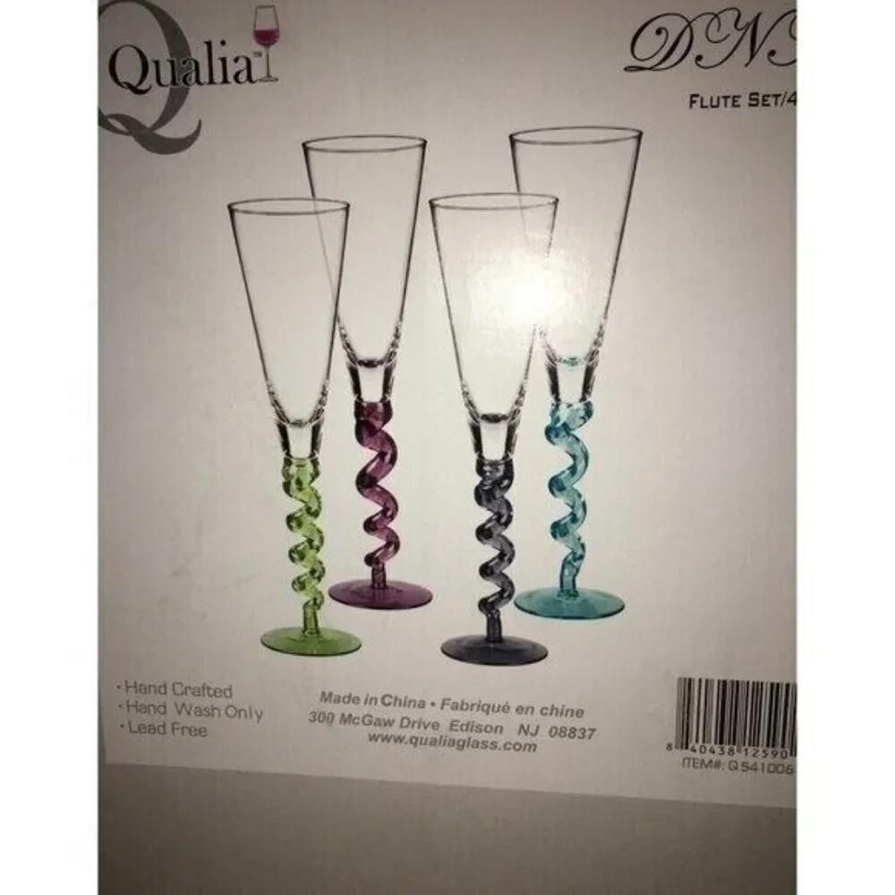 New open box 2 Qualia DNA Flutes Champagne Wine Glasses
